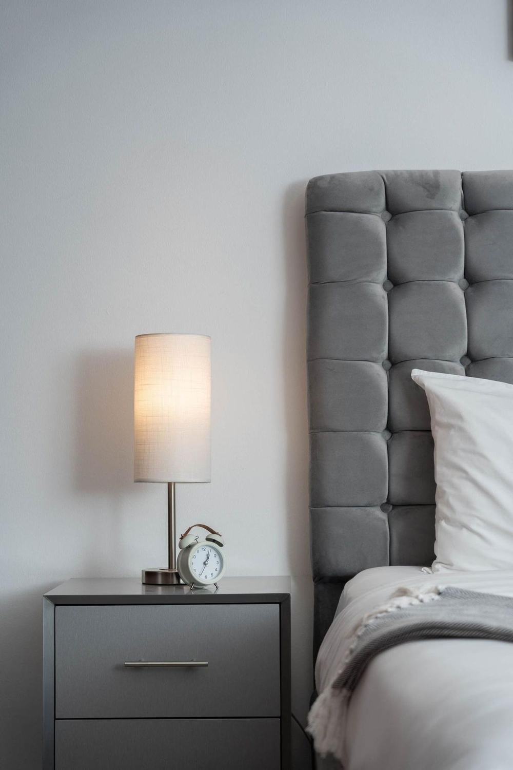 Touch-control dimmable bedside lamp